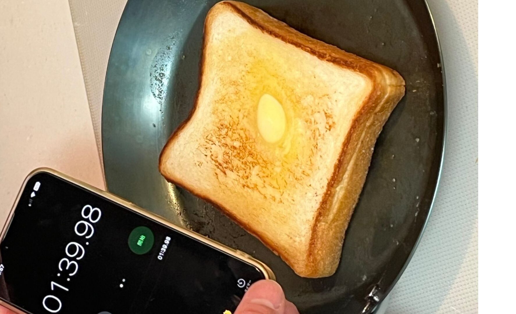 目指したのは食パンの美味しさを凝縮するフライパン