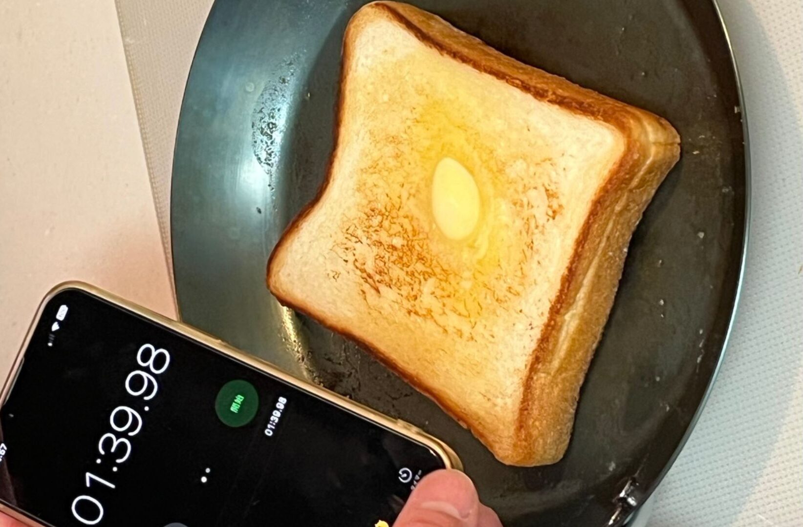 目指したのは食パンの美味しさを凝縮するフライパン