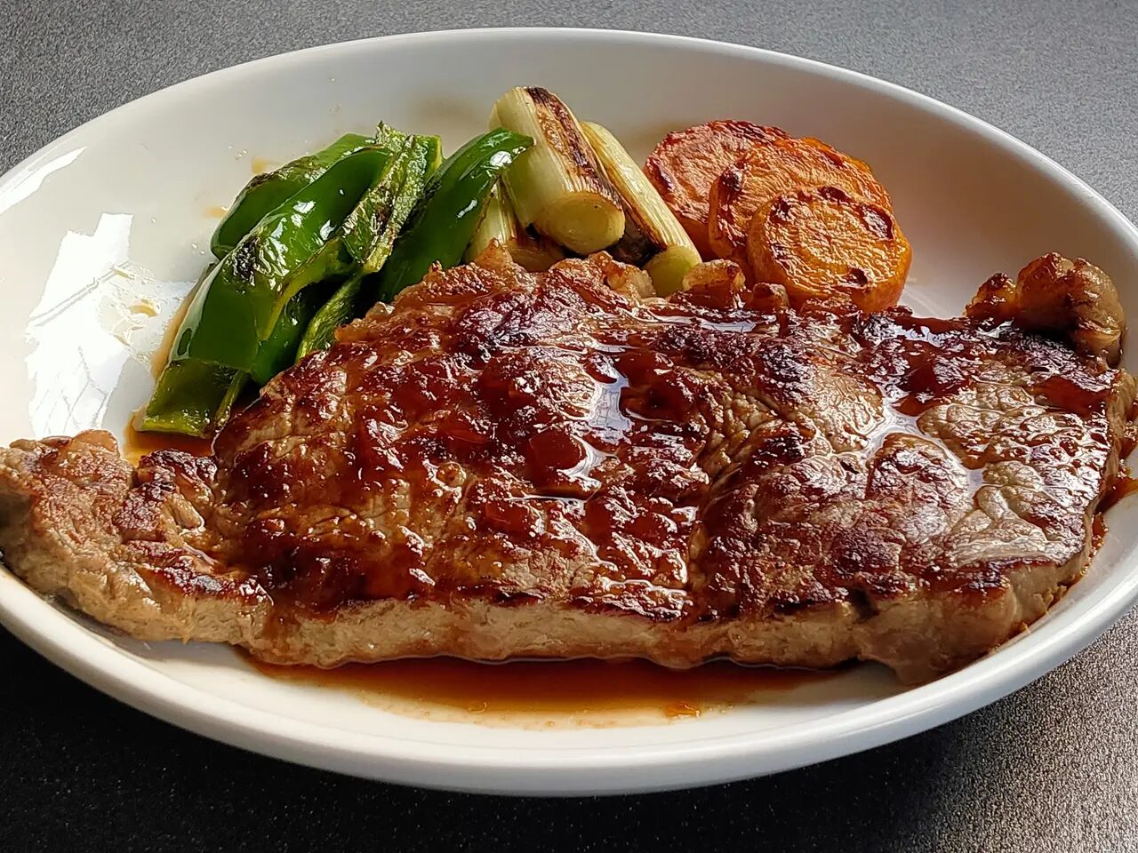 鉄製フライパンが美味しい料理を作れる訳とは
