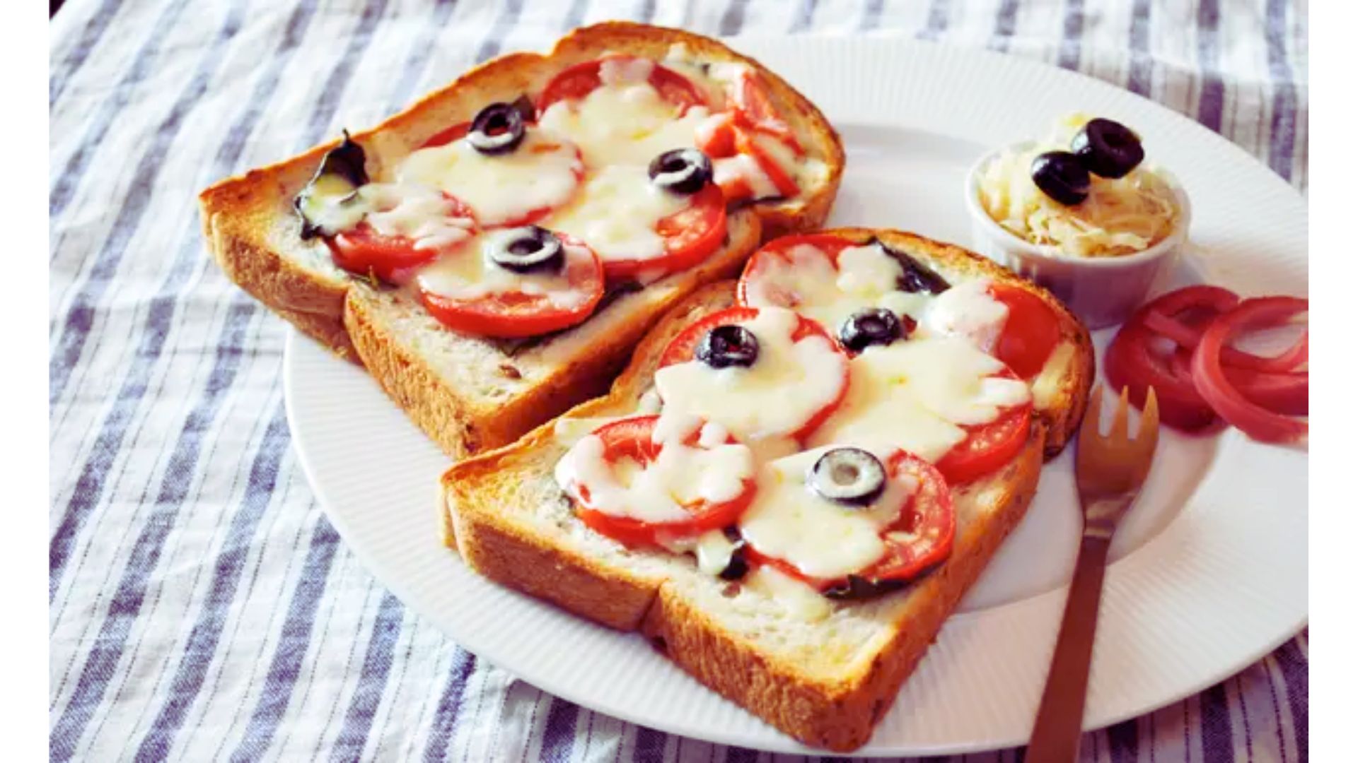トースターじゃ味わえない。フライパンで焼く食パンピザが最高だった話
