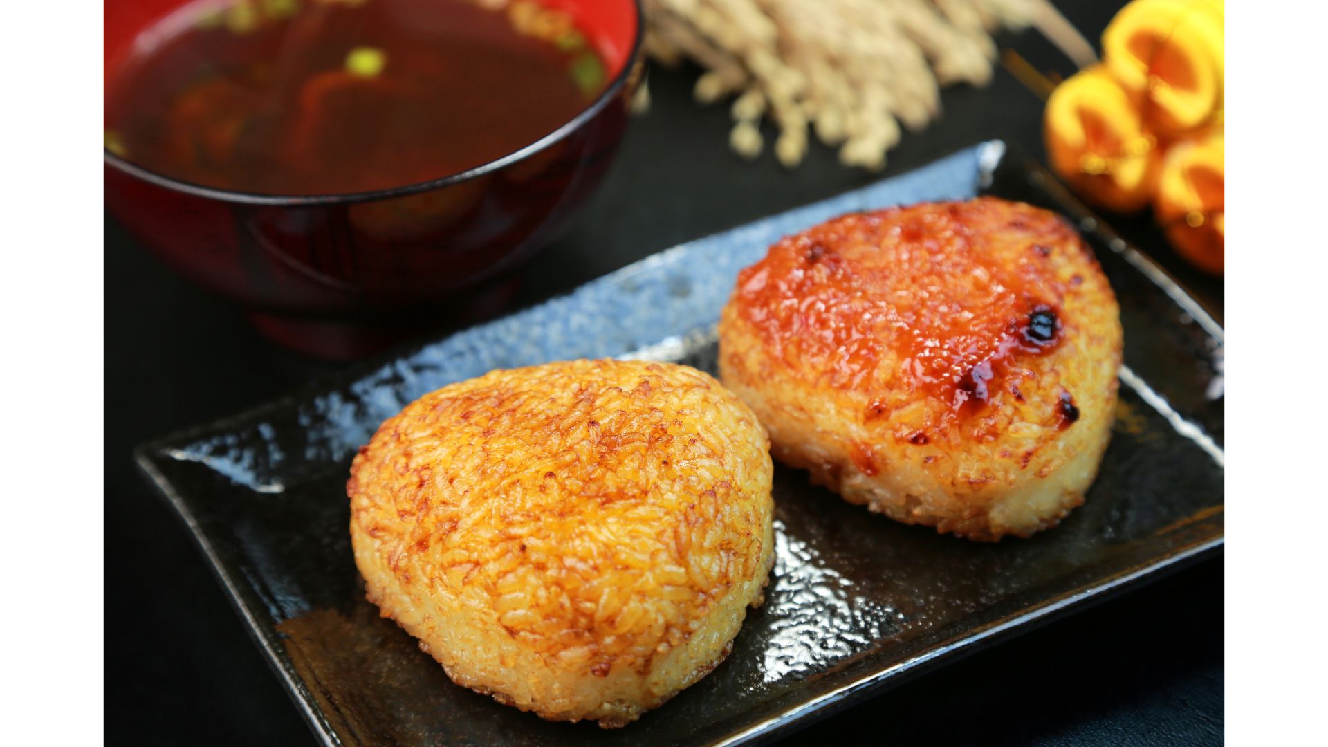 鉄製フライパンで香ばしい！くっつかない焼きおにぎりの作り方